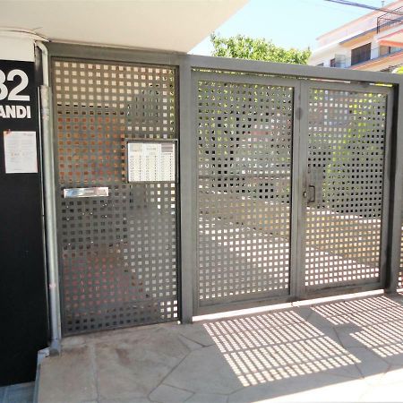 Lamoga-Sandi 4 2 Torredembarra Exteriör bild